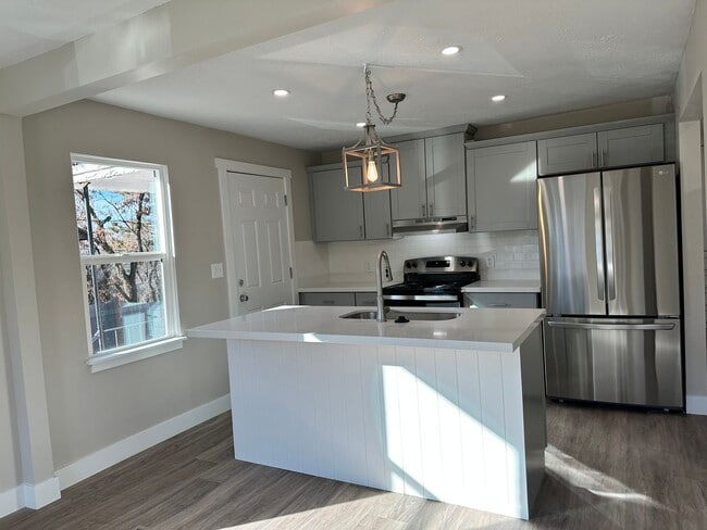 Photo - Darling remodeled 5 bedroom 2 bathroom home in the heart of Ogden