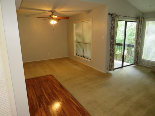 Photo - 3843 Barrington St Unidad 257