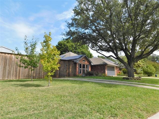 Photo - 2001 Oak Tree Dr