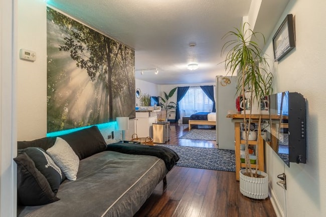 Photo - 706 E Stuart St