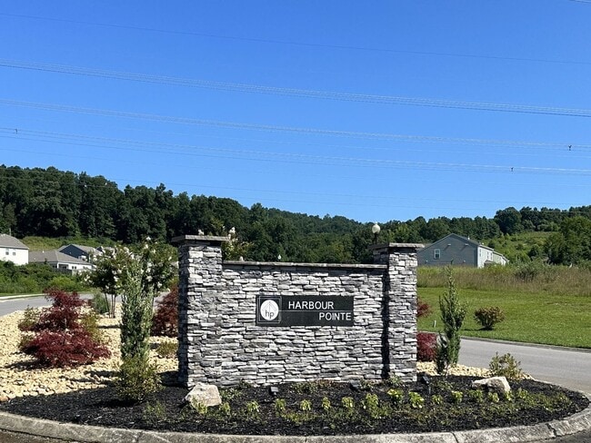 Photo - 4 bed / 2.5 bath 2-story with great views available 8/28!
