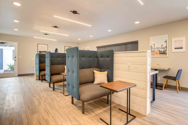 Breakpointe Coronado