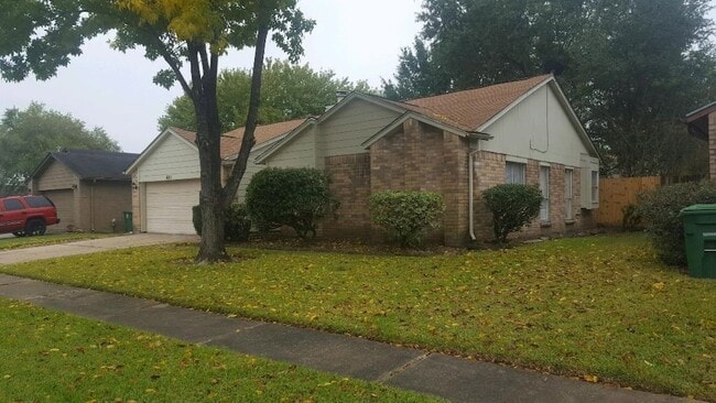 Building Photo - 6311 Clayridge Dr