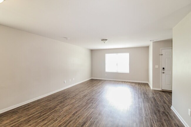 Photo - 5195 Tew Ln SW