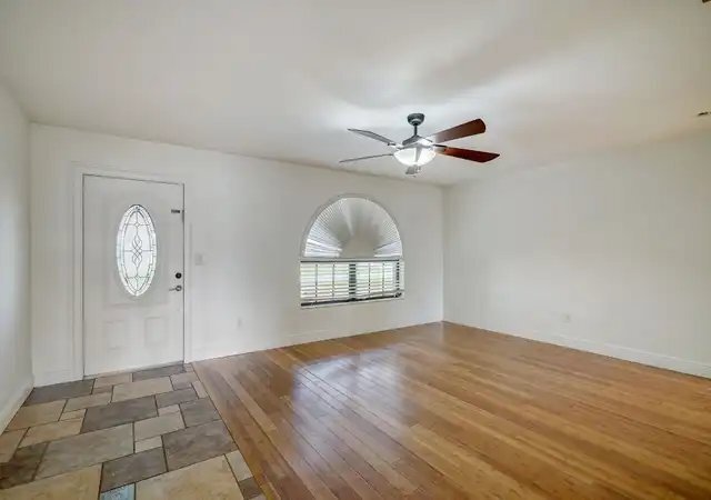 Photo - 1029 SE 18th Pl