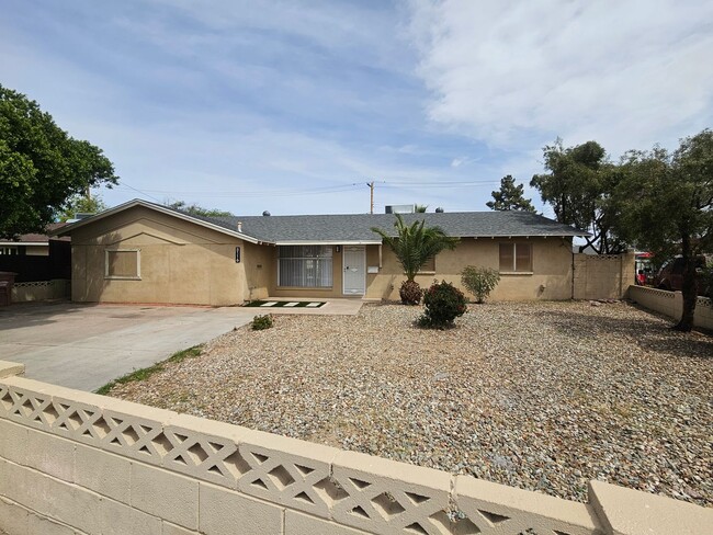 Scottsdale - 5 bedroom, 3 bath - Remodeled... - Scottsdale - 5 bedroom, 3 bath - Remodeled... House