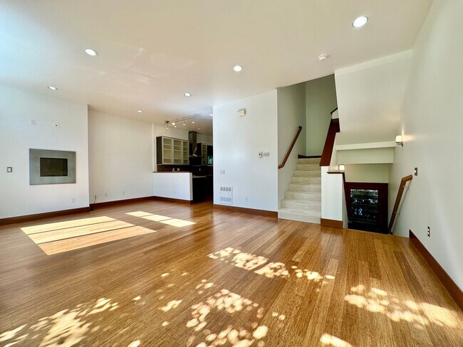 Photo - Stunning Townhome for Lease  in Seattle’s ...