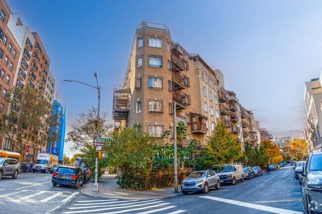 Photo - Linden Grove