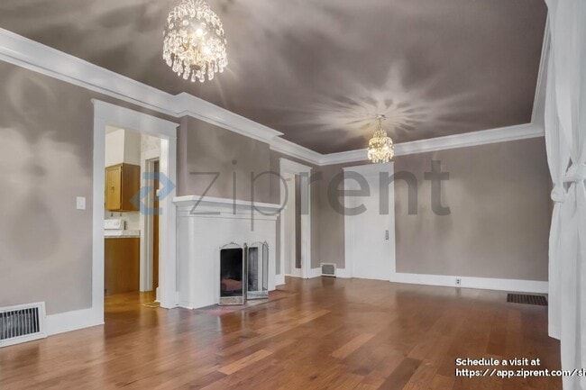 Photo - 902 N 77th St