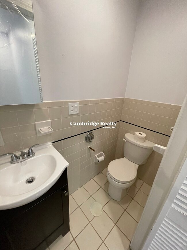 Photo - 73 Marshall St Unit #2