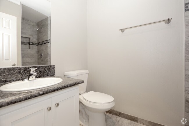 2BR, 2BA - 1150 SF