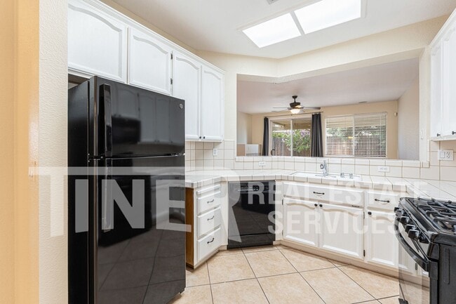 Photo - 149 Canberra Ct