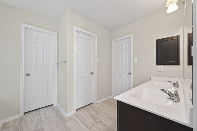 Building Photo - 2122 Artic Loon Dr
