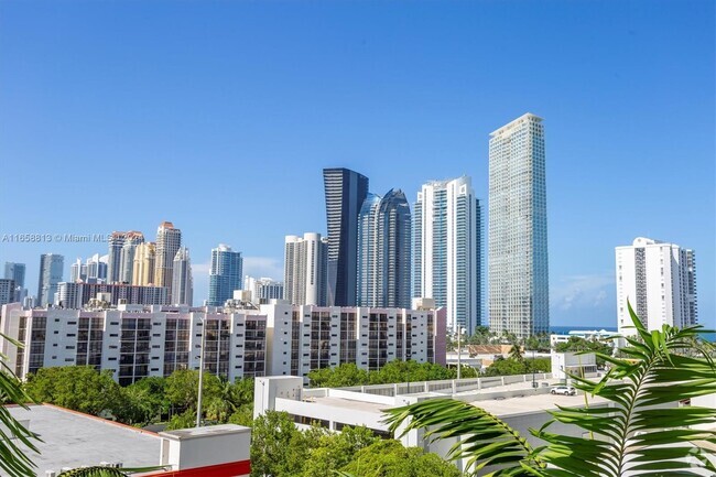 Building Photo - 330 Sunny Isles Blvd Unit 5-705 Rental