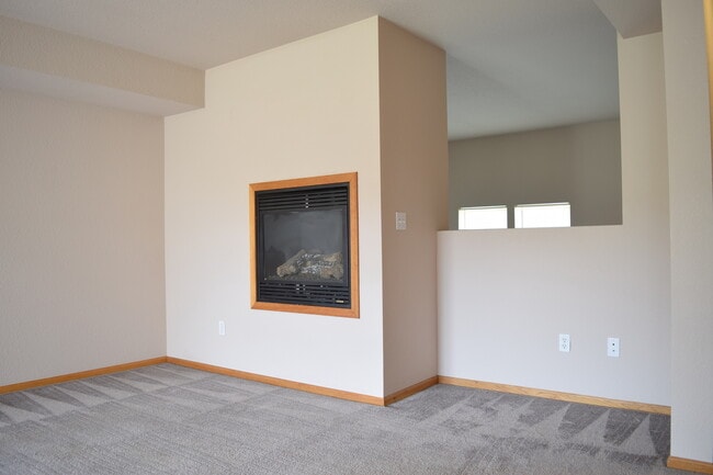 Photo - Beautiful 3 bed 2.5 bath townhome for rent!