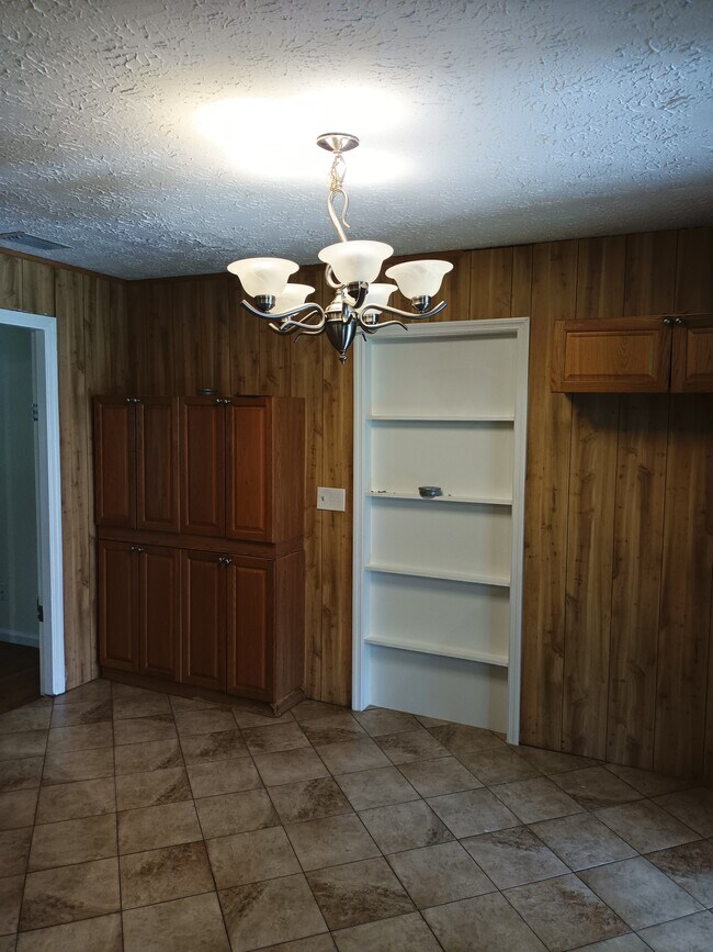 Photo - 471 Logan Ave