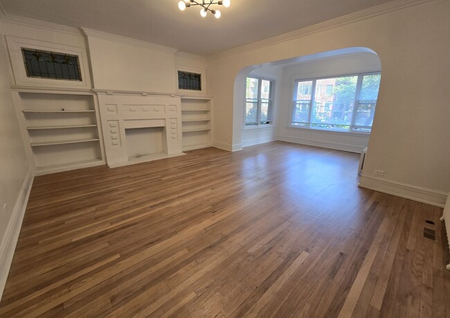 South Rogers Park – Sprawling 4-Bedroom / ... - South Rogers Park – Sprawling 4-Bedroom / ... Apartamento Unidad 1