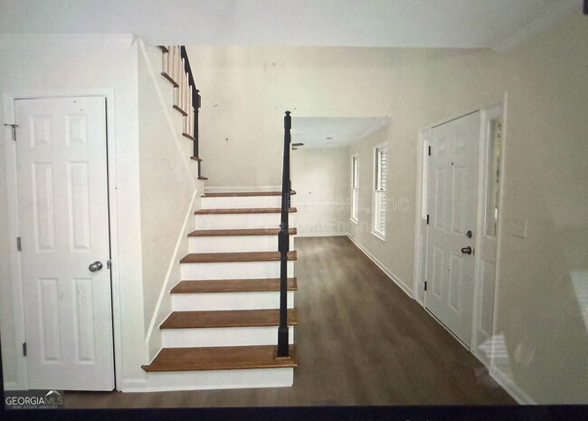 Photo - 401 Vardon Way
