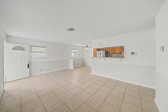 Photo - 301 SE 21st Ave