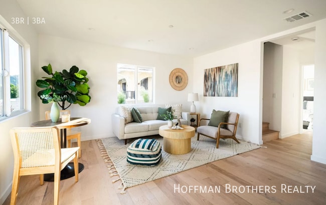 Photo - 2681 Roseview Ave