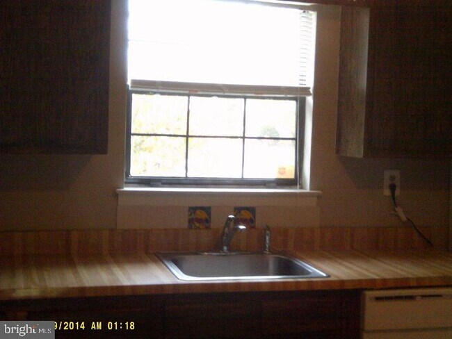 Photo - 1004 Victoria Ct