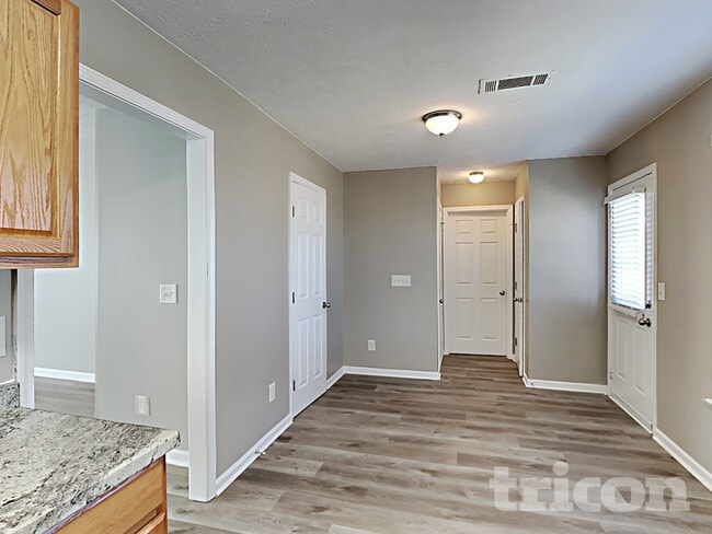 Photo - 700 Holland Ridge Dr