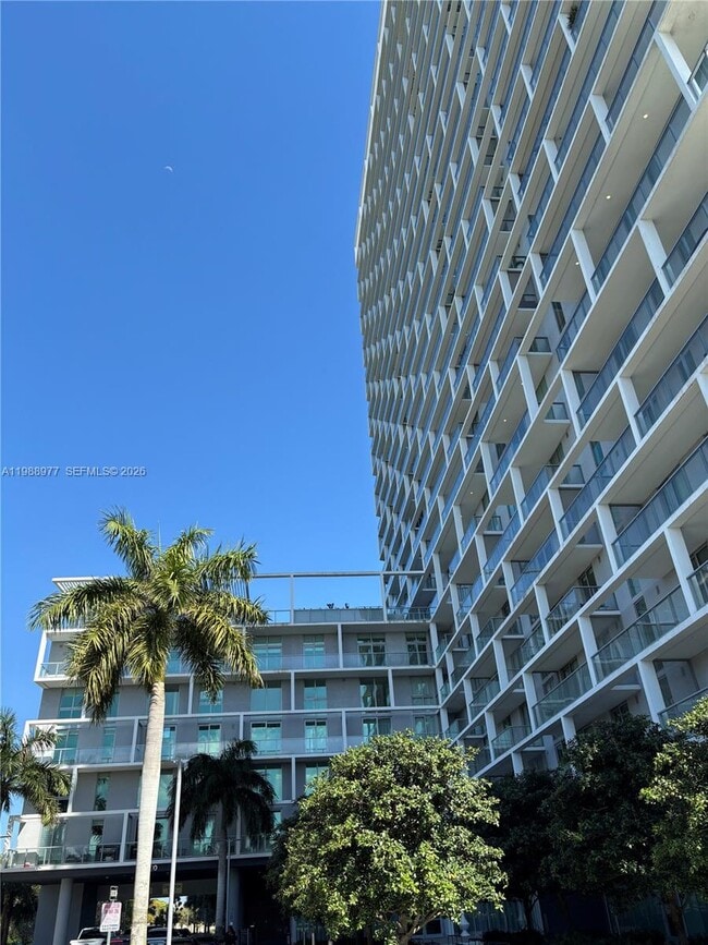 Photo - 2000 Metropica Wy Unit 2305
