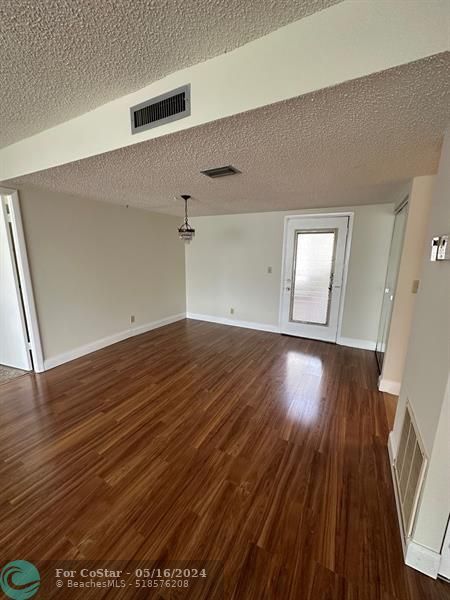 Photo - 303 Lake Dora Dr