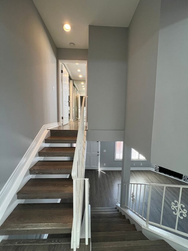 Photo - Tri-Level 2bed 2bath Huntington  Beach Home
