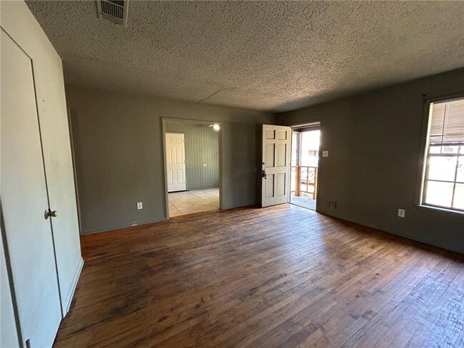 Photo - 3427 Stovall St