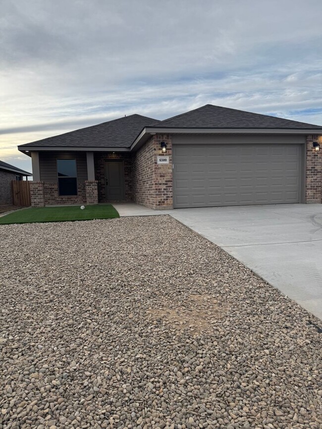 Brand New Construction 3/2/2 1/2 off spec... - Brand New Construction 3/2/2  1/2 off spec... House