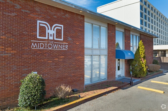 Building Photo - The Midtowner