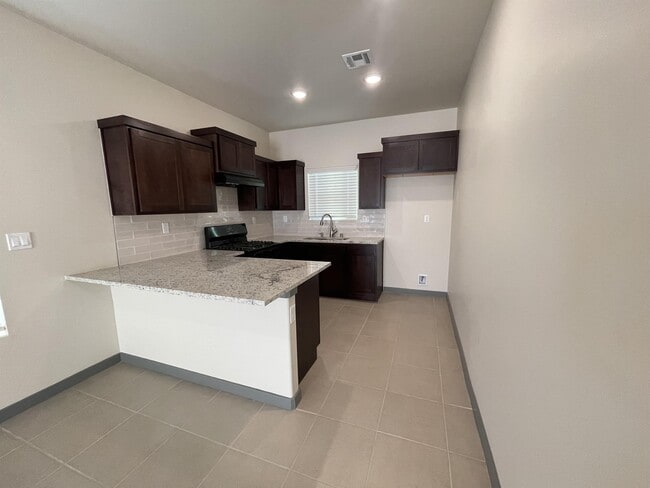 Photo - 8900 Herbert St