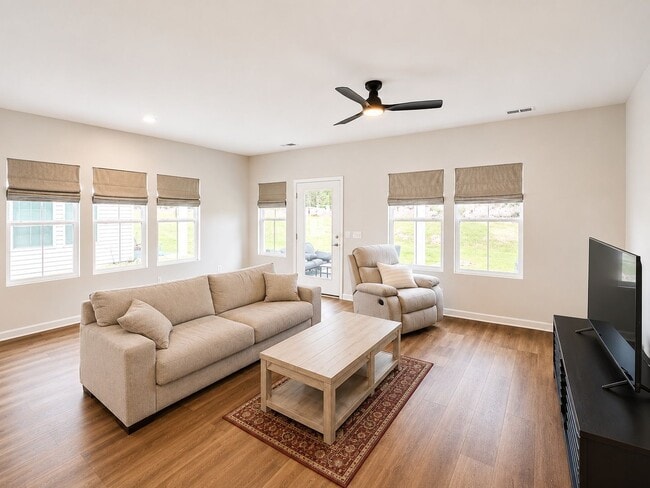 Photo - 256 Agrarian Ave