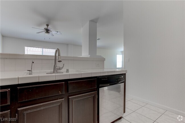 Building Photo - 5694 Snow Drop St Rental