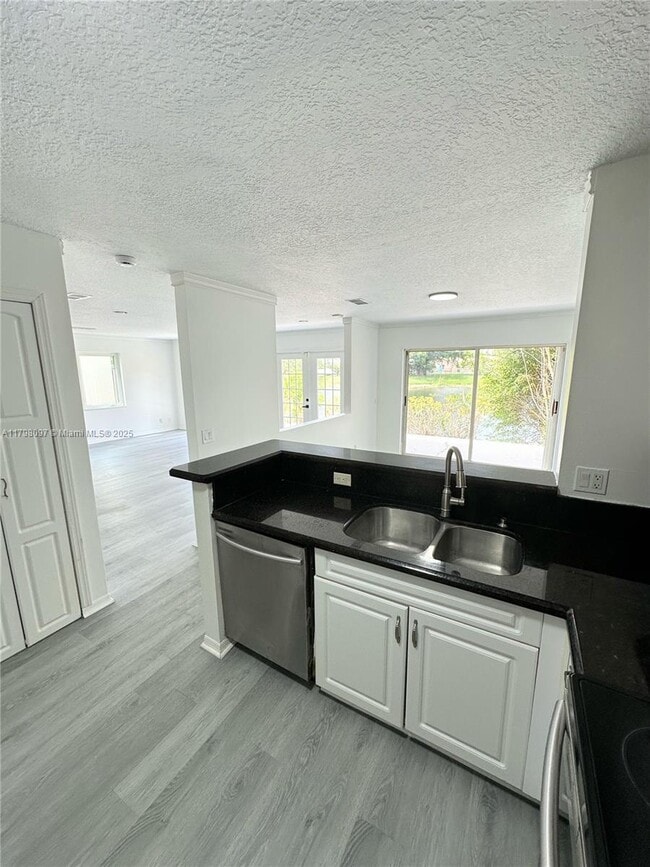 Photo - 1845 Vista Way