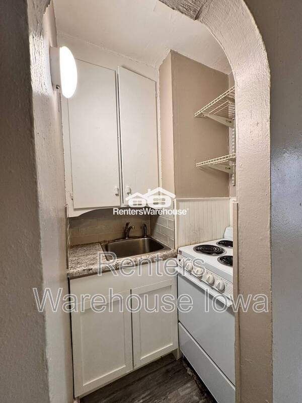 Photo - 2828 Oxford St