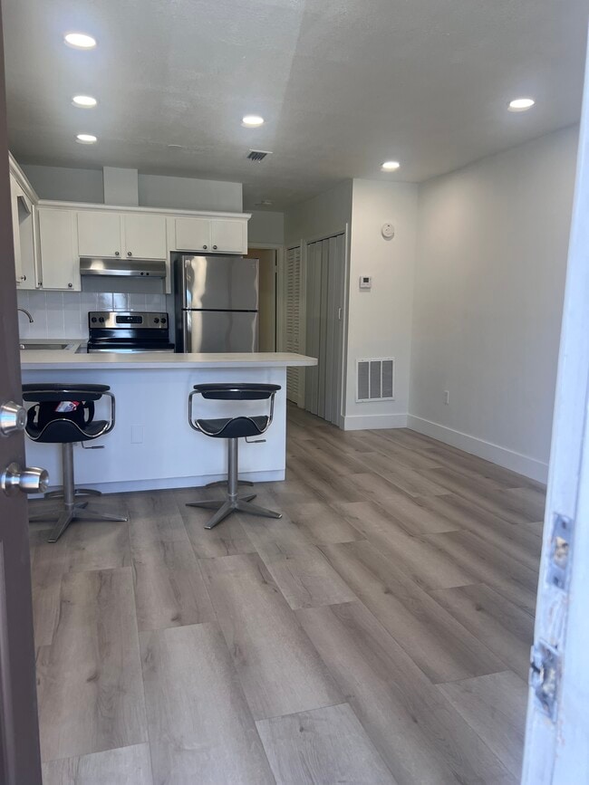 Kitchen/Living Room 2 - 1214 SW 30th Pl Unit 1214