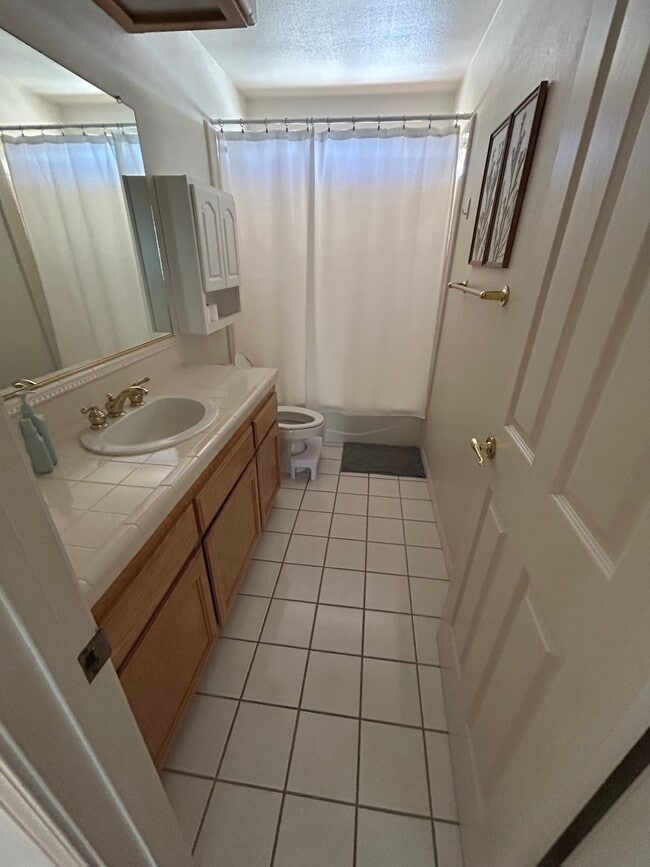 1465 Oak Knoll Rd