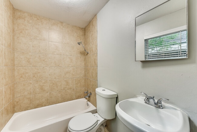 Photo - Swisswood Apartments