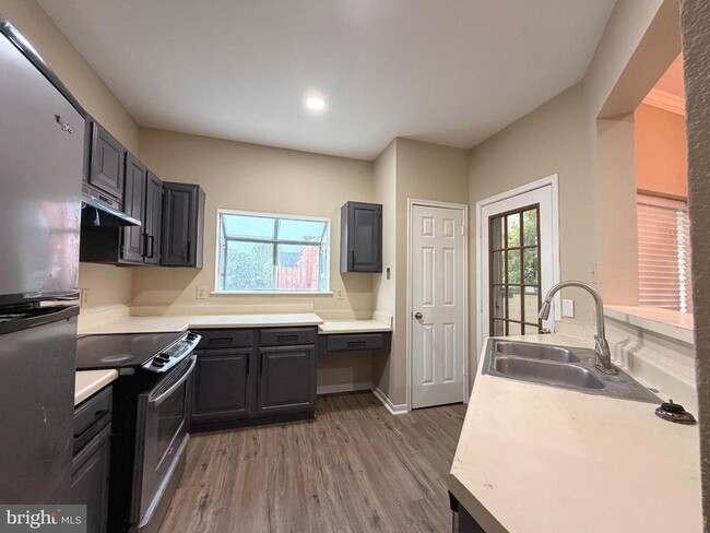Photo - 666 Gateway Dr SE Unit 501