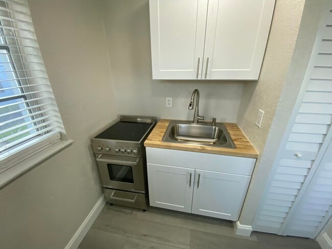 Photo - 10 N Palmway Unit 1