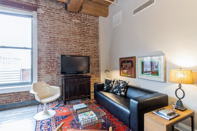 Photo - 308 W 8th St