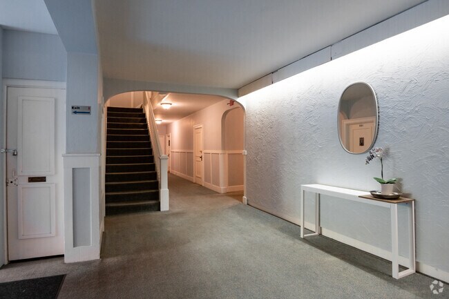 Photo - Queenview Apartments Unit 407