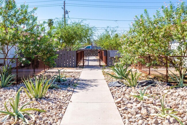 Building Photo - Garfield District Rental