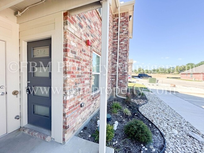 Photo - Hidden Creek, Unit 512 - 2 Bedroom, 2 Bathroom Beautiful Apartment Home in Ennis, TX! $500 OFF at... Unit 512