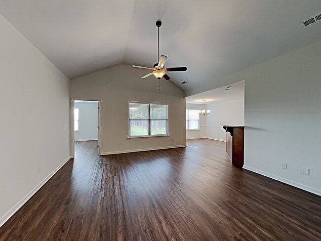 Photo - 300 Gateway Dr