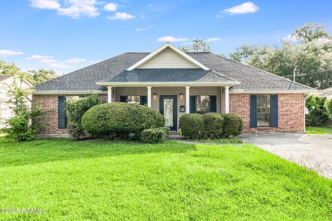 Photo - 147 Oak Crest Dr House