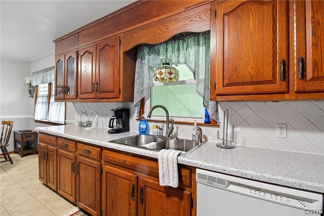Photo - 118 West St