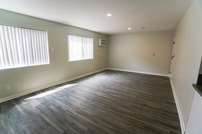 Photo - 226 South Serrano